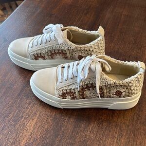 Lucky Brand Lace-Up Crochet Sneakers in Cream and Tan